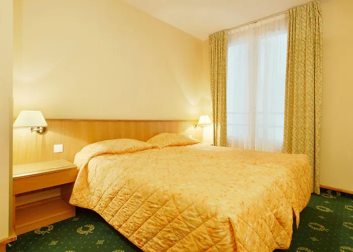 Hotel Bleu De Grenelle - Tour Eiffel 4*