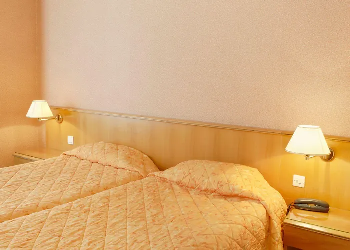 Hotel Bleu De Grenelle - Tour Eiffel 4*